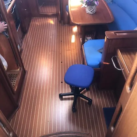 Bavaria 38 Hotel en barco